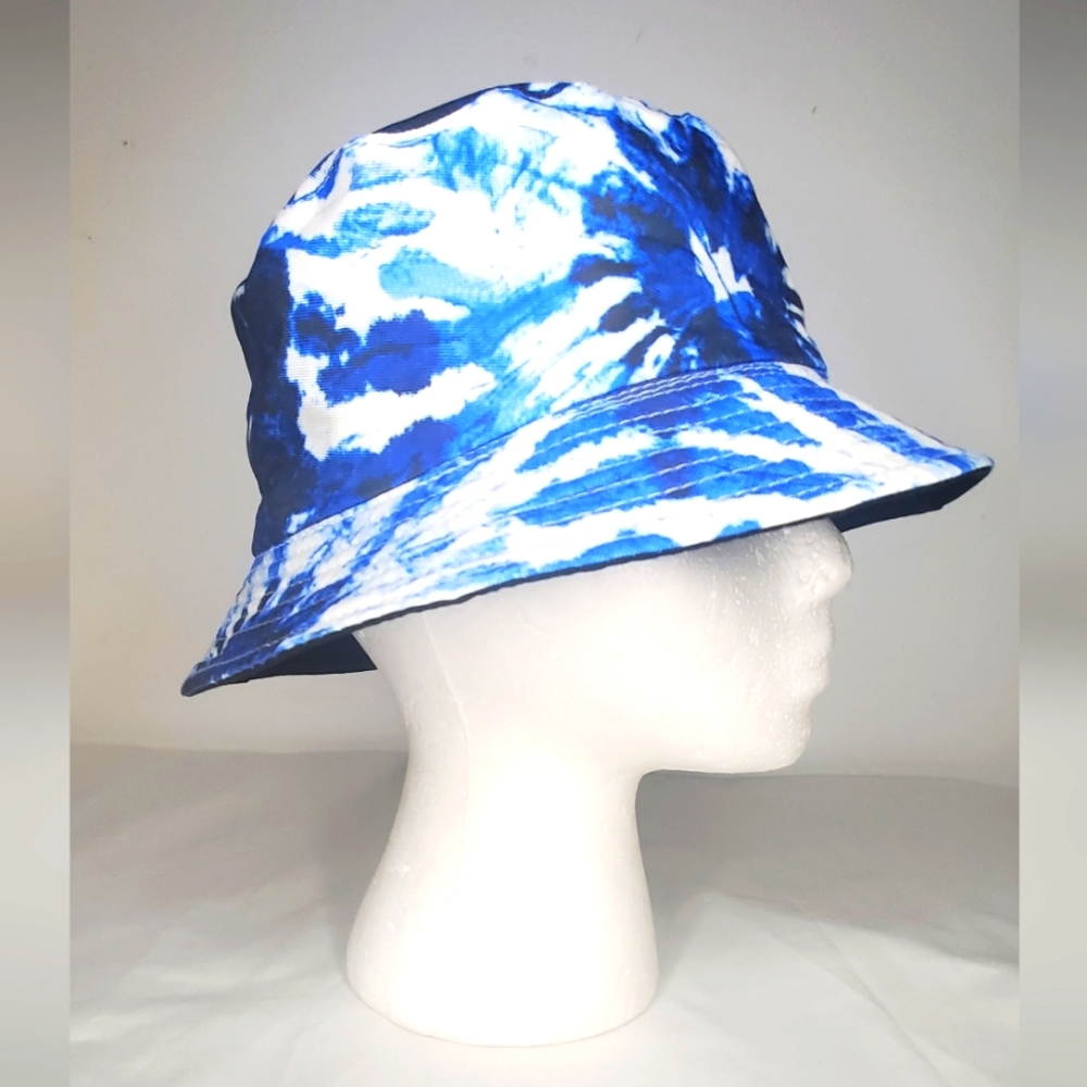 GiuliA - Blue and White Tie-Dye Bucket Hat-